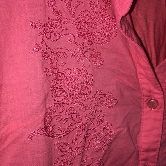 Button Down Quarter Sleeve Top - Picture 2 of 3